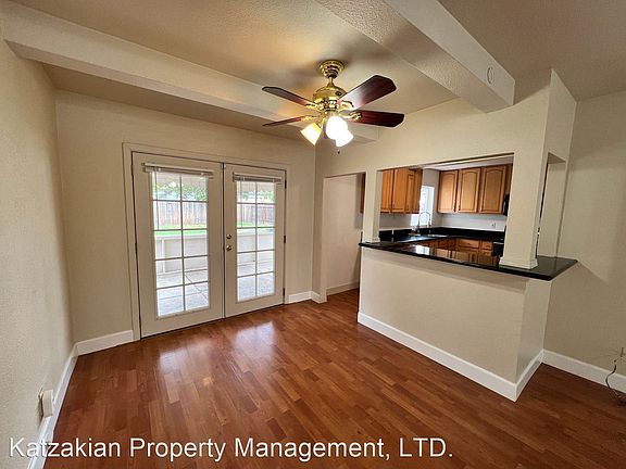 4th image of 2047 W Monterey Ave