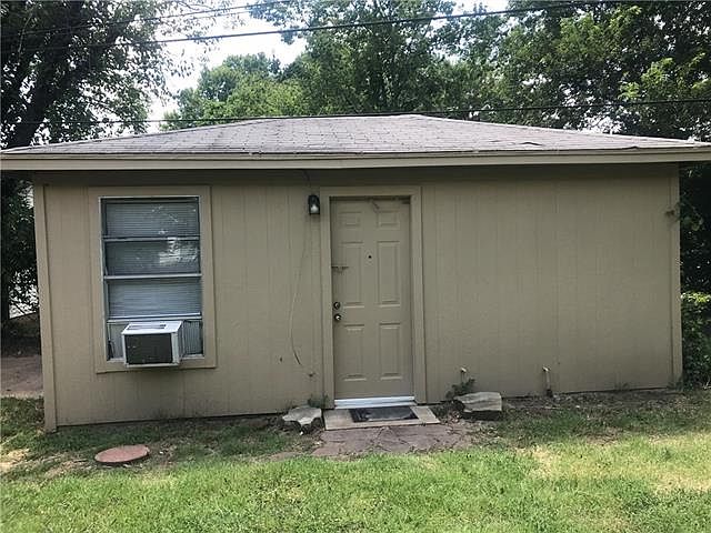 1st image of 900 Cordell St