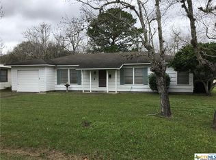 402 Reed St, Edna, TX 77957