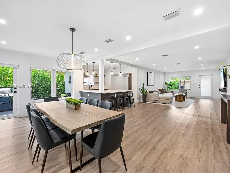 9008 Emerson Ave — Photo 14