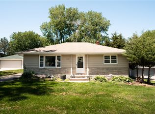 1109 Maple Ave, Norwalk, IA 50211
