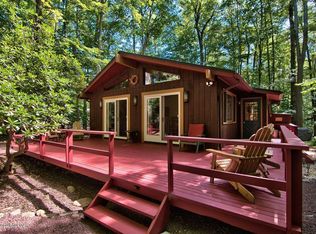 204 Rhodora Ln, Pocono Pines, PA 18350