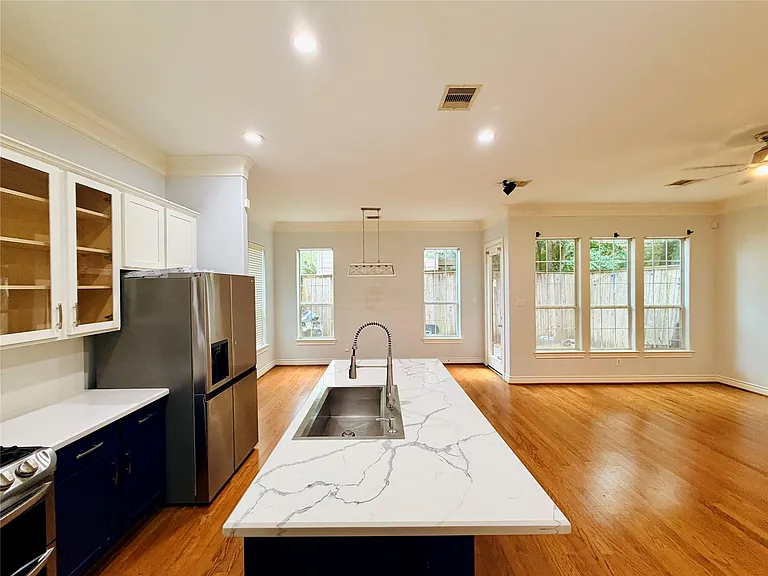 3526 Cline St — Photo 9