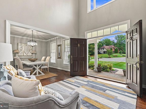 2nd image of 14 Jarretts Ct