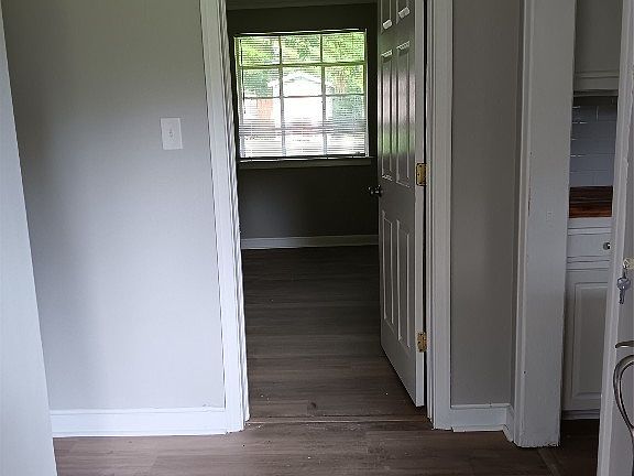 2nd image of 2608 Ashlawn Dr
