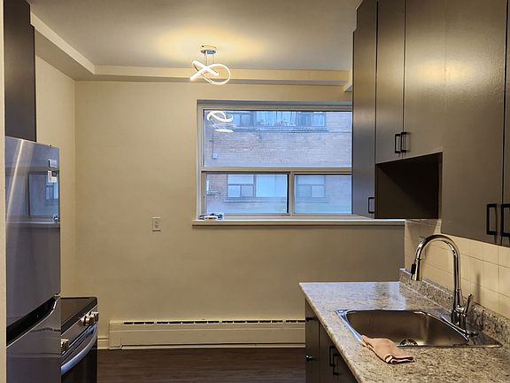 3rd image of 2550 Keele St #1