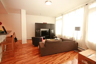 Rented by R New York