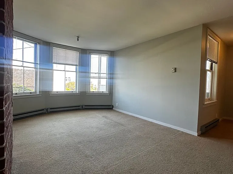 2688-2690 Filbert St #847R — Photo 4