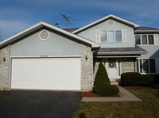 5384 Virginia Ct, Gurnee, IL 60031