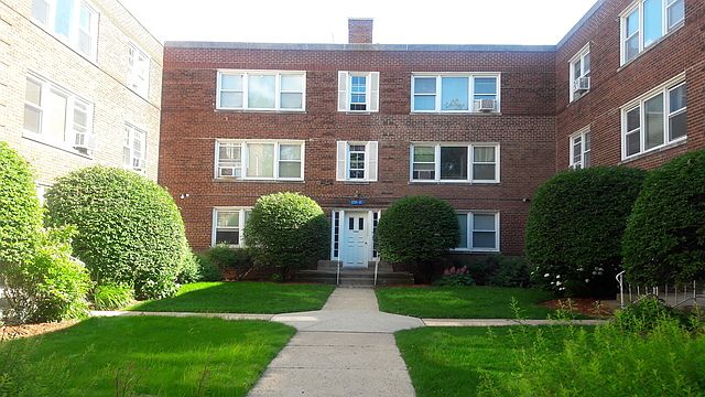 1st image of 2207 W Morse Ave #1