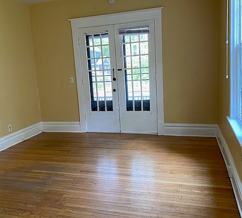 2nd image of 620 Hawthorne St NE