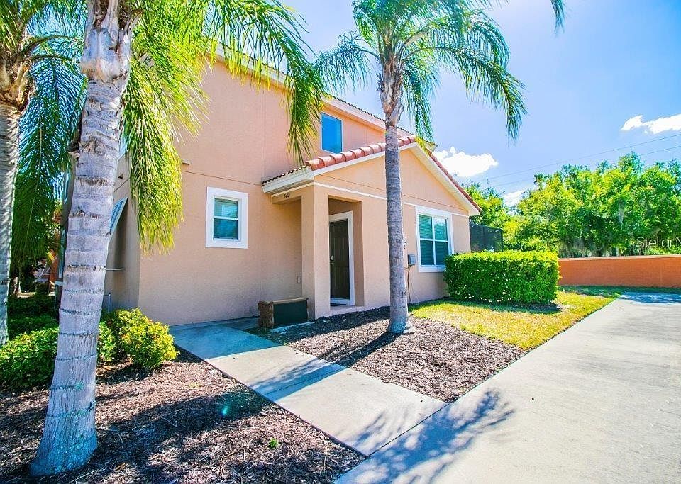 1st image of 560 Las Fuentes Dr