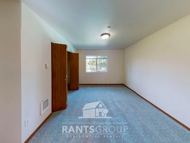 Crystal Springs Apartments — Photo 19
