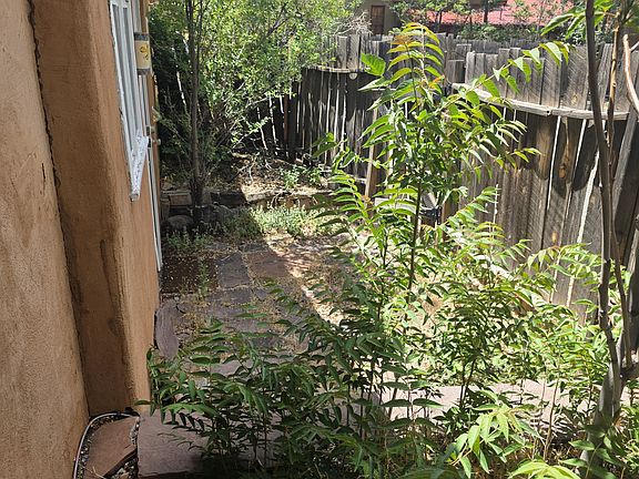 5th image of 525 Agua Fria St #B