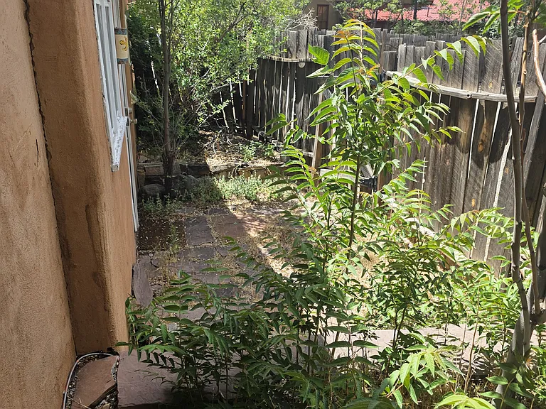 525 Agua Fria St #B — Photo 14