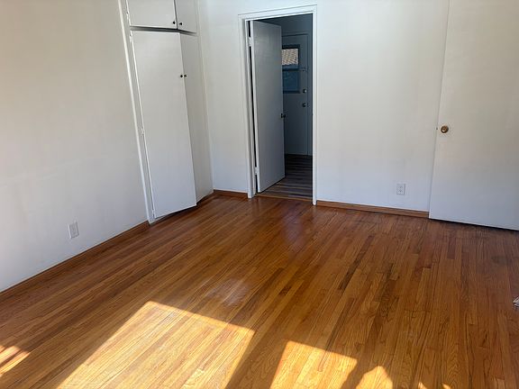 4th image of 1003 E Wilson Ave #A