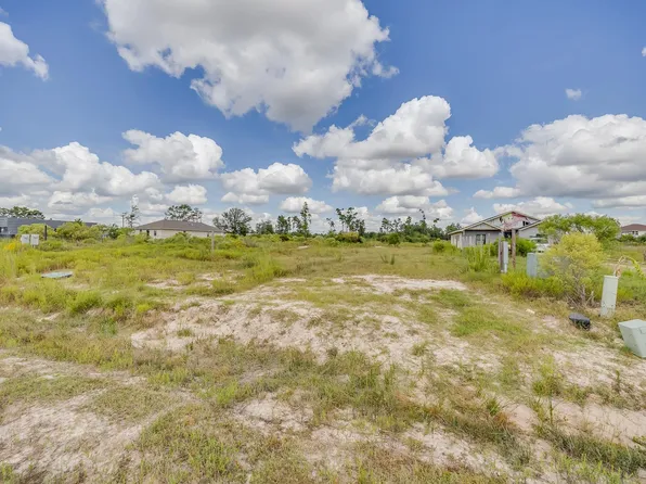 65 Road 5215, Cleveland, TX 77327