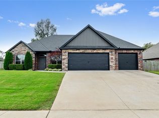 2011 Sicily Ave, Lowell, AR 72745