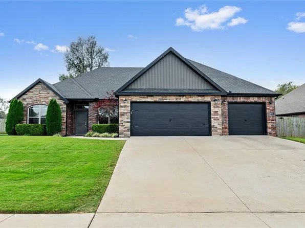 2011 Sicily Ave, Lowell, AR 72745