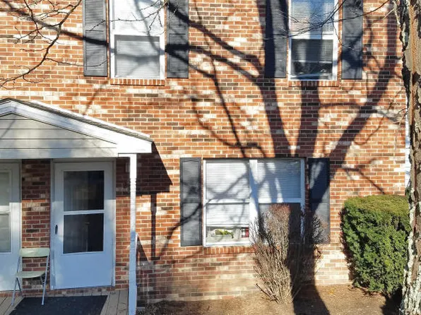 240 Pheasant Run Dr Unit 262, Blacksburg, VA 24060
