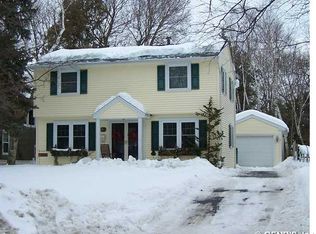 98 Hampshire Dr, Rochester, NY 14618