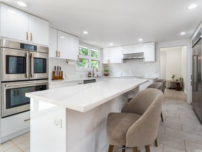 119 E Hind Dr, Honolulu, HI, 96821