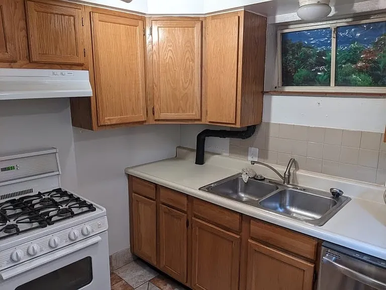 525 N Clayton St #B — Photo 7