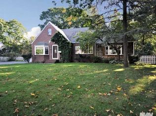 550 Lombardy Blvd, Brightwaters, NY 11718