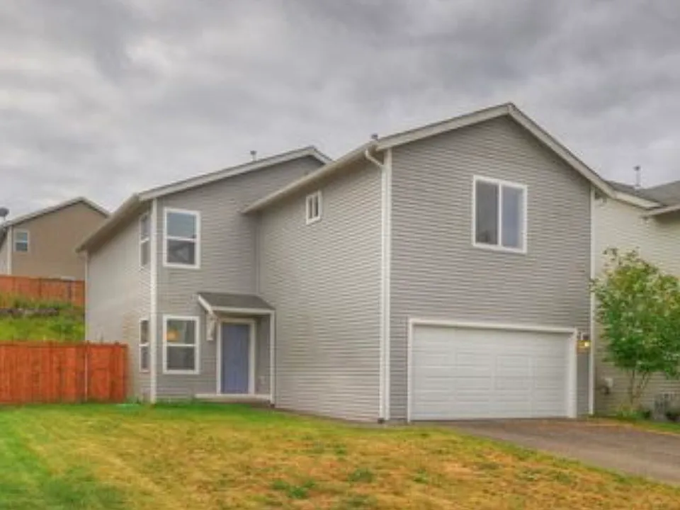 2405 SW Siskin Cir