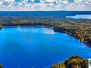 826 Laurel Ln, Mount Pocono, PA 18344