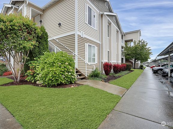 3rd image of 10007 186th Street E #132
