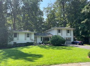 6908 Selkirk Dr, Bethesda, MD 20817