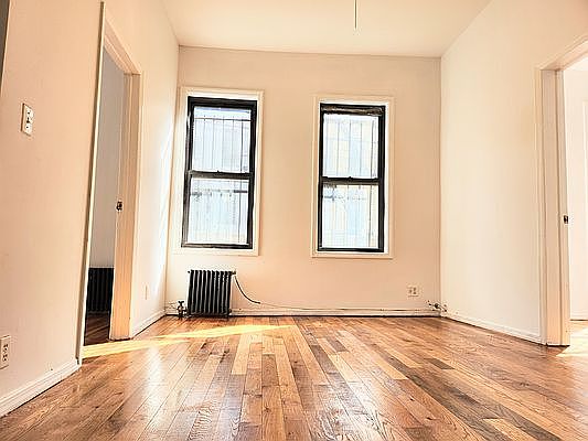 2nd image of 318 6th St APT 4