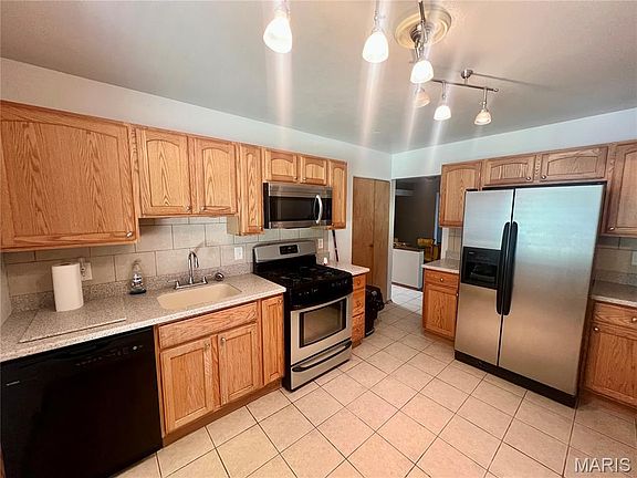2nd image of 2637 Garham Dr