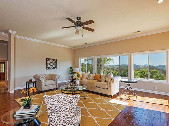 4th image of 10266 Highlands West Dr