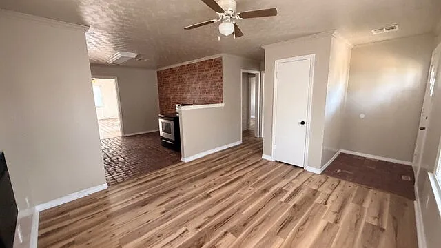 2904 S Portland Ave — Photo 3