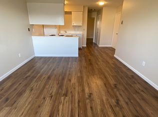 717 SW 6th St #10, Newport, OR 97365