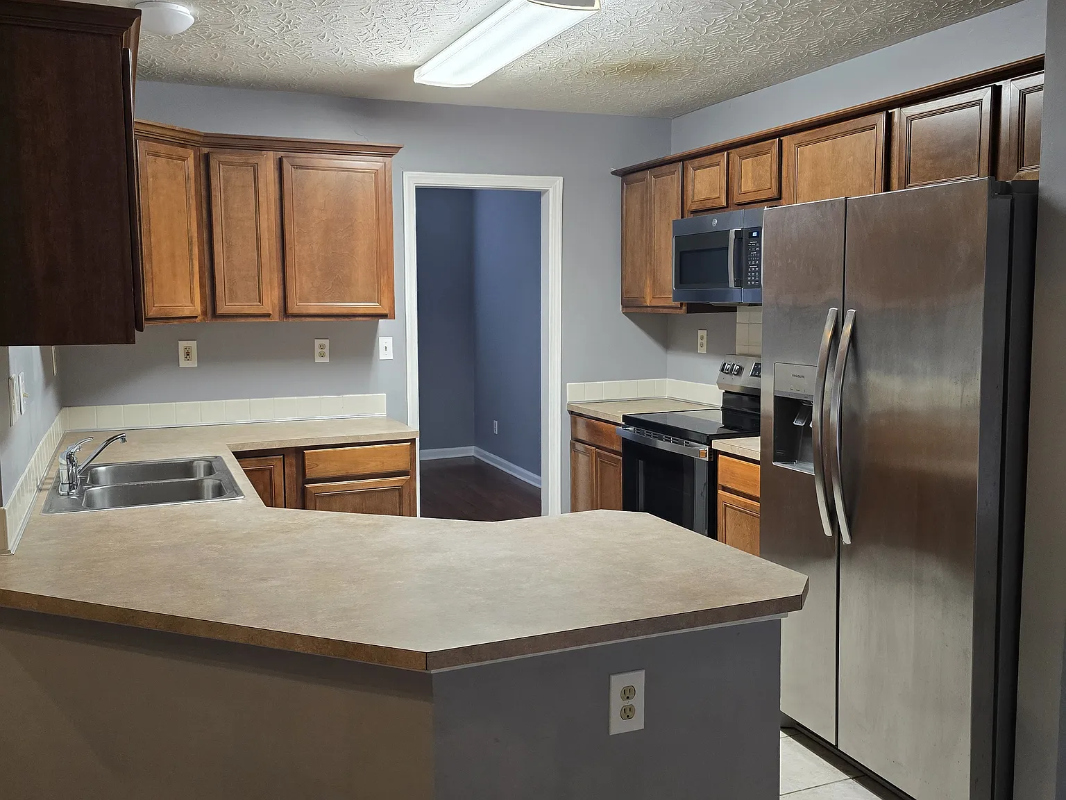 3 bed, 2.5 bath, 1446 sqft, $1,850 — Photo 3