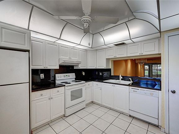 2nd image of 3305 Aruba Way #M1