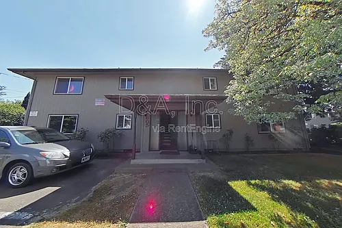 605 NW Kings Blvd Photo 1