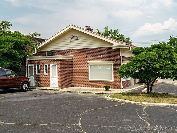 5th image of 1026 Watervliet Ave