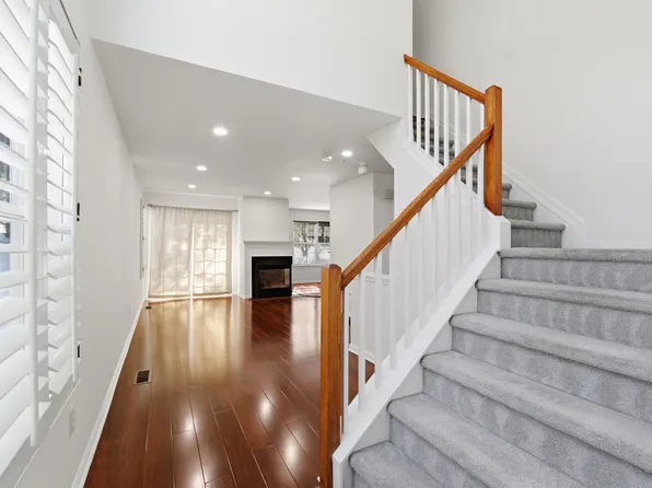 402 Dalton Ct, Denville, NJ 07834