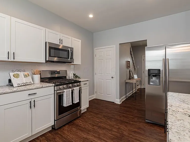1118 E Whittier St — Photo 13