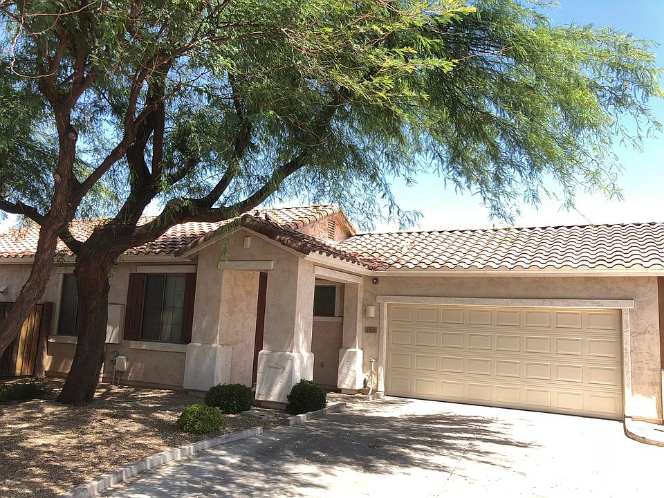 1st image of 1002 E Cantebria Dr