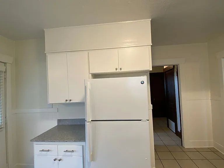 15721 Main St E — Photo 12