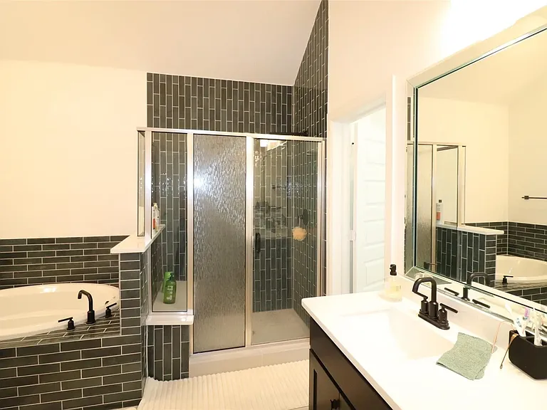 1205 Marc Pl — Photo 8