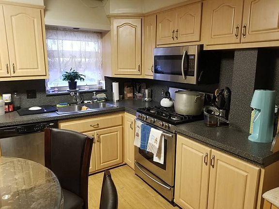 5th image of 2951 Avenue V