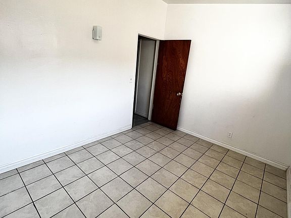 3rd image of 13820 Fairgrove Ave