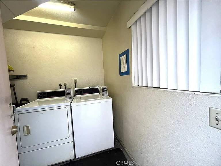 14817 Sylvan St #6 — Photo 10