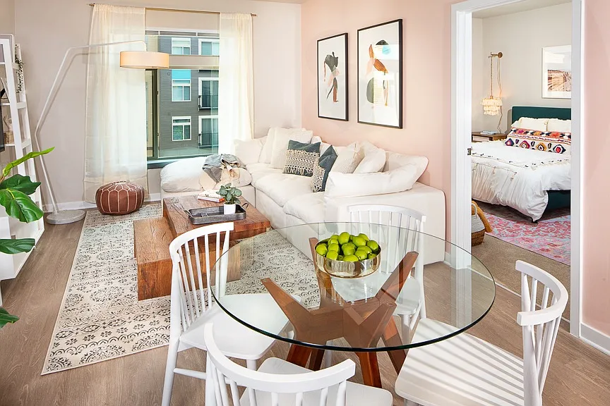 Scout on the Circle Apartments — Photo 3